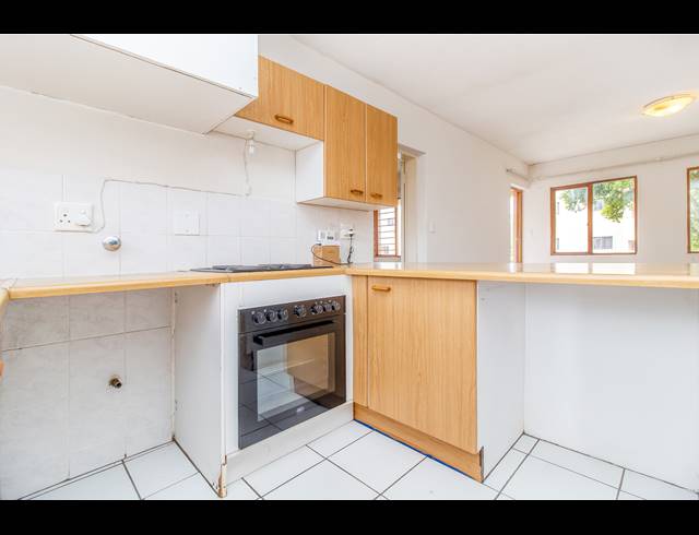 1 BEDROOM APARTMENT TO LET IN WELTEVREDEN PARK